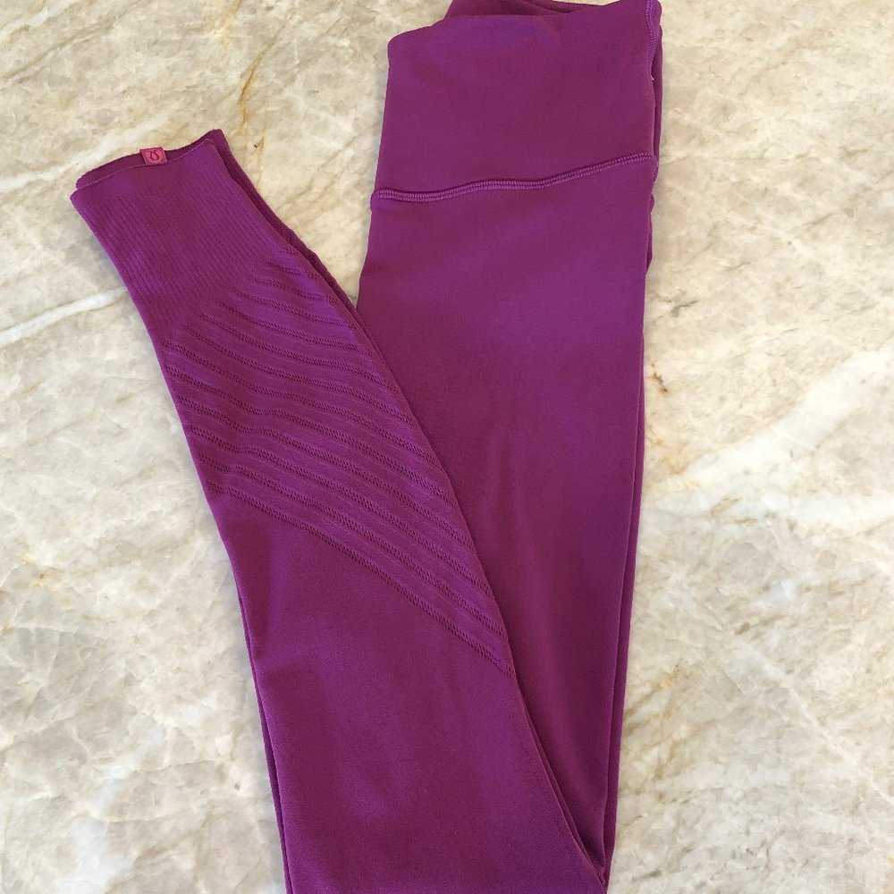 Rare Lululemon Enlighten Leggings